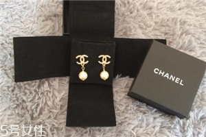 耳環(huán)生銹了還能戴嗎？耳環(huán)生銹可以繼續(xù)戴嗎