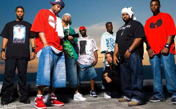 嘻哈風(fēng)格服裝怎么搭？如何穿出復(fù)古嘻哈風(fēng)