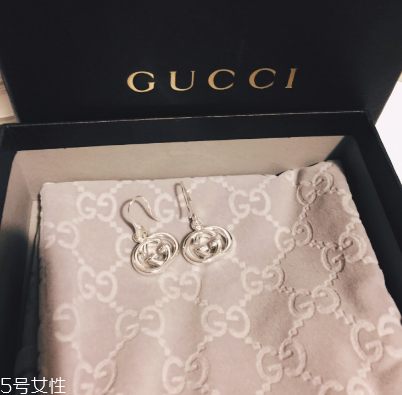 耳環(huán)對耳朵有傷害嗎？耳環(huán)對耳朵有影響嗎