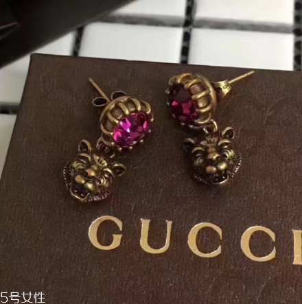 耳環(huán)多久換一次？耳環(huán)更換時(shí)間