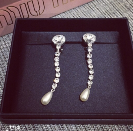 耳環(huán)掉下水道怎么辦？耳環(huán)掉下水道怎么撿