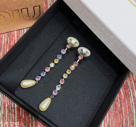 耳環(huán)掉進(jìn)洗臉池里怎么辦？耳環(huán)掉洗臉池怎么處理