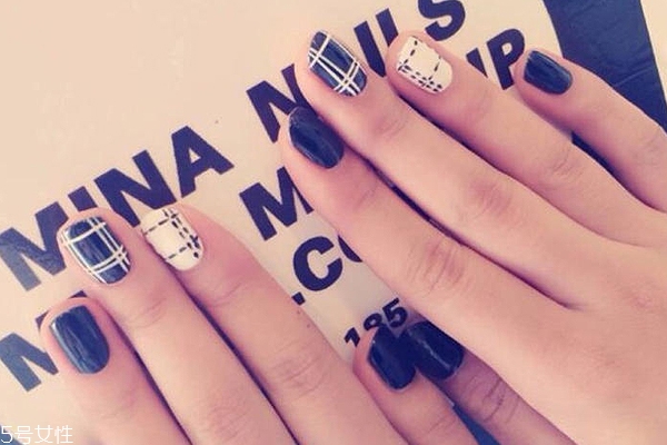 美甲怎么留白好看？好看的美甲留白款式