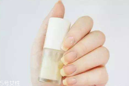 護甲油老人能用嗎？護甲油能治倒刺嗎？