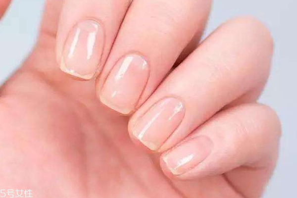 護(hù)甲油老人能用嗎？護(hù)甲油能治倒刺嗎？