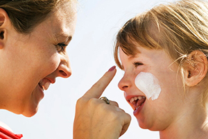 兒童防曬霜過敏怎么辦？?jī)和罆袼^敏怎么回事