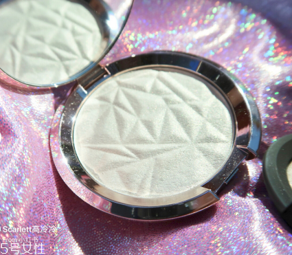 becca高光vanilla quartz和moonstone的對(duì)比試色