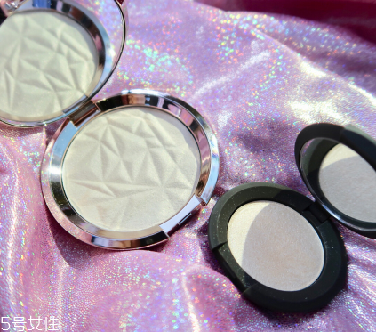 becca高光vanilla quartz和moonstone的對(duì)比試色