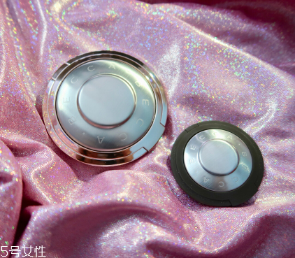 becca高光vanilla quartz和moonstone的對(duì)比試色