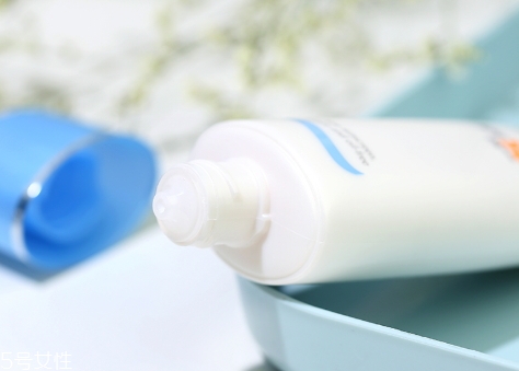 去年的防曬霜今年可以用嗎？