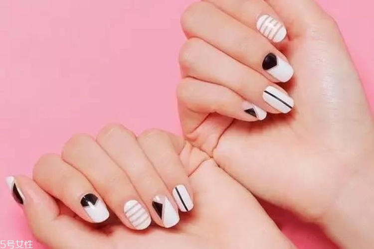 美甲怎么留白好看？好看的美甲留白款式
