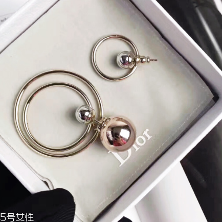 耳環(huán)后面的扣叫什么？耳環(huán)背后的扣叫法