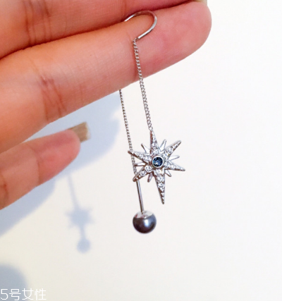 耳環(huán)后面的扣怎么戴？耳環(huán)后面的扣戴法