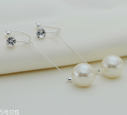 耳夾要耳洞嗎？耳夾需要打耳洞嗎