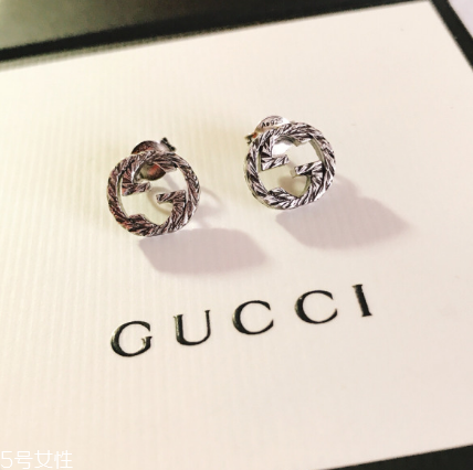 耳釘可以用雙氧水泡嗎？耳釘用雙氧水泡的影響