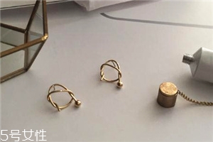 耳釘可以用雙氧水泡嗎？耳釘用雙氧水泡的影響