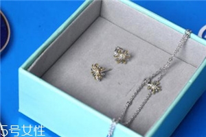 耳釘會不會長進肉里？耳釘會和肉長到一起嗎？