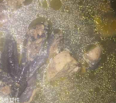 烏雞是熱性還是涼性？烏雞偏熱還是偏涼？