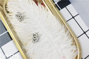 耳釘對耳唇有什么危害？耳釘對耳朵有哪些害處？