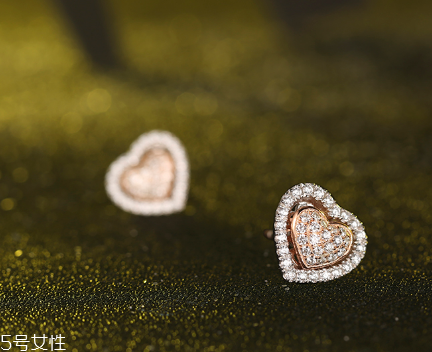 耳釘什么材質(zhì)的好？耳釘買什么材質(zhì)好？