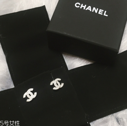 香奈兒雙c耳釘多少錢？香奈兒雙c耳釘專柜價格