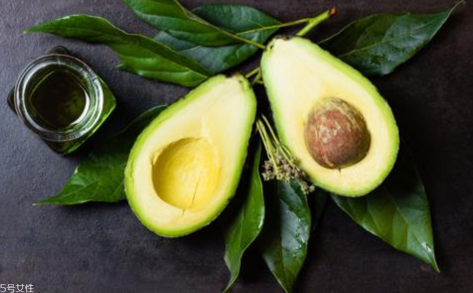 牛油果能去角質(zhì)嗎 牛油果面膜的功效與作用 牛油果能去角質(zhì)嗎 牛油果面膜的功效與作用