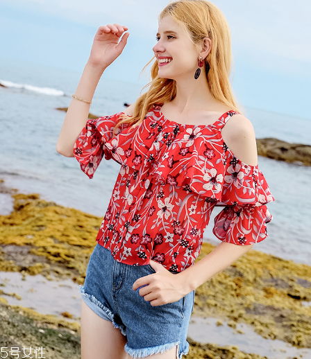 碎花襯衫怎么搭配？碎花襯衫搭配圖片