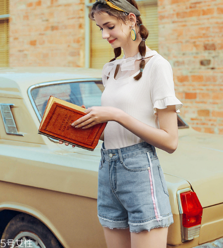 短褲怎么穿好看？短褲搭配技巧