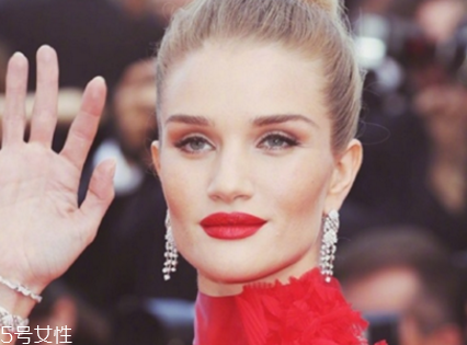 鼻翼縮小多久可以化妝？鼻翼縮小多長時間才能化妝？