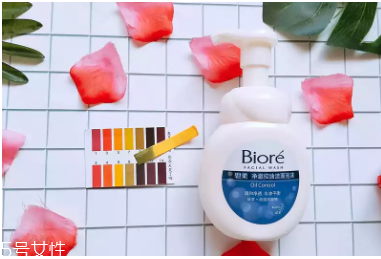 碧柔和洗顏?？颇膫€好 碧柔和洗顏專科洗面奶對比評測