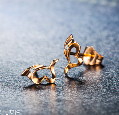 耳釘扣太緊怎么辦？耳釘扣太緊怎么取下來(lái)？