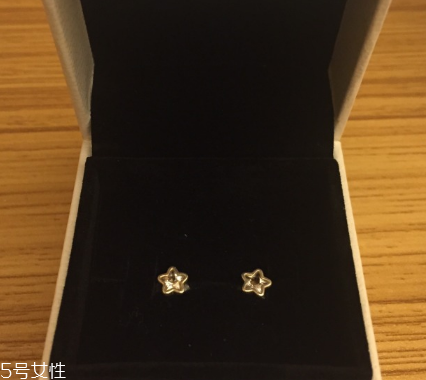 耳釘變黃怎么清洗？耳釘變黃了怎么辦？