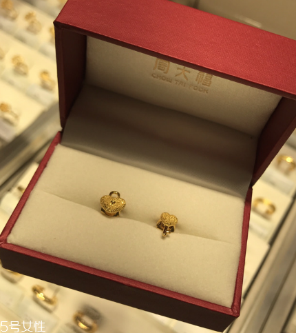 耳釘變黃怎么清洗？耳釘變黃了怎么辦？