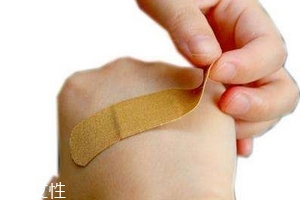 創(chuàng)可貼會(huì)留疤嗎？創(chuàng)口貼貼了能不留疤嗎？