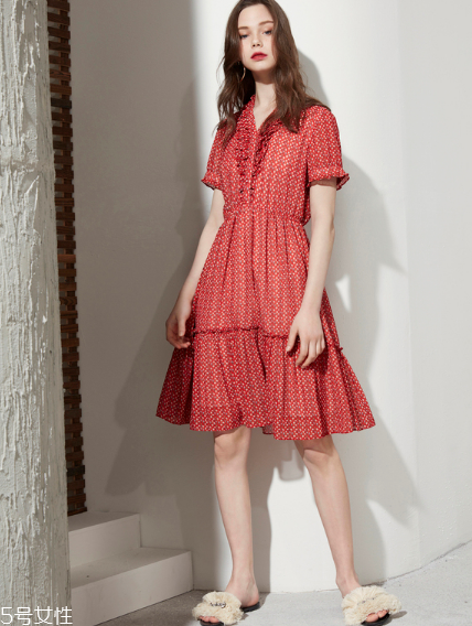 夏天約會穿什么連衣裙好看？夏天約會適合穿什么連衣裙