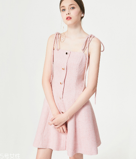 夏天約會穿什么連衣裙好看？夏天約會適合穿什么連衣裙