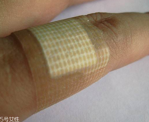 創(chuàng)可貼可以當(dāng)乳貼嗎？創(chuàng)可貼當(dāng)乳貼好嗎？