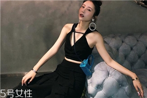 今年夏天流行什么露臍裝？今夏最火的露臍裝搭配
