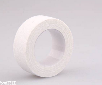 醫(yī)用膠布留下的膠痕怎么去除？