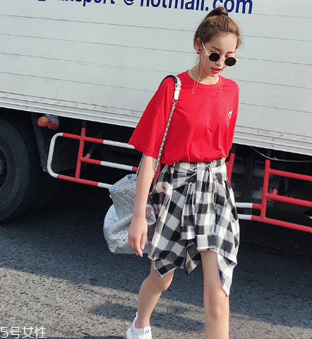 夏天穿紅色衣服吸熱嗎？夏天穿紅色會熱嗎？