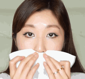 脫妝了怎么補(bǔ)妝 帶妝時怎么補(bǔ)妝 脫妝了怎么補(bǔ)妝 帶妝時怎么補(bǔ)妝