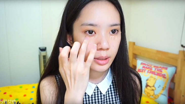 夏季約會(huì)甜美妝教程 甜美妝容化妝步驟帶圖 夏季約會(huì)甜美妝教程 甜美妝容化妝步驟帶圖