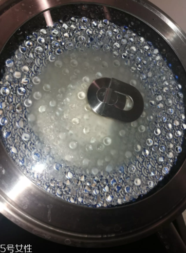 自制涼皮的簡(jiǎn)單做法 超詳細(xì)自制涼皮方法 自制涼皮的簡(jiǎn)單做法 超詳細(xì)自制涼皮方法