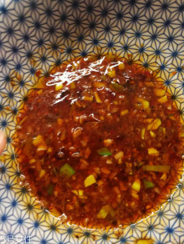 自制涼皮的簡(jiǎn)單做法 超詳細(xì)自制涼皮方法 自制涼皮的簡(jiǎn)單做法 超詳細(xì)自制涼皮方法