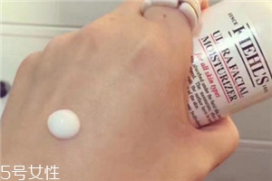 乳液可以當晚霜用嗎？乳液當晚霜用好嗎？