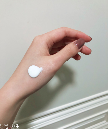 卸妝乳可以卸口紅嗎？卸妝乳能卸掉口紅嗎？