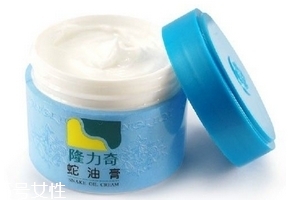 蛇油膏是蛇油做的嗎？蛇油膏里面有蛇油嗎？