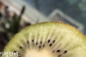 獼猴桃是上火還是降火？上火能吃獼猴桃嗎？