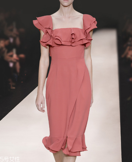 微胖穿什么連衣裙好看？微胖女生適合穿什么連衣裙？