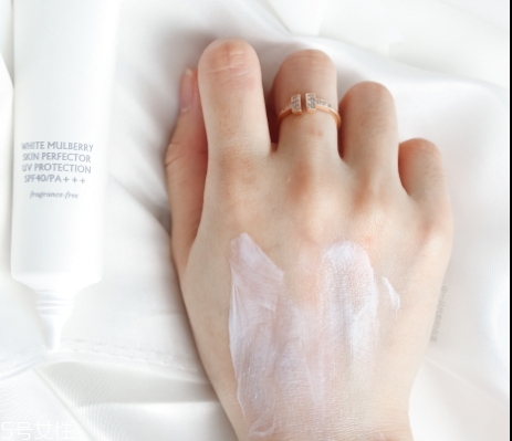 harnn白桑防曬霜油不油？harnn防曬霜防水嗎